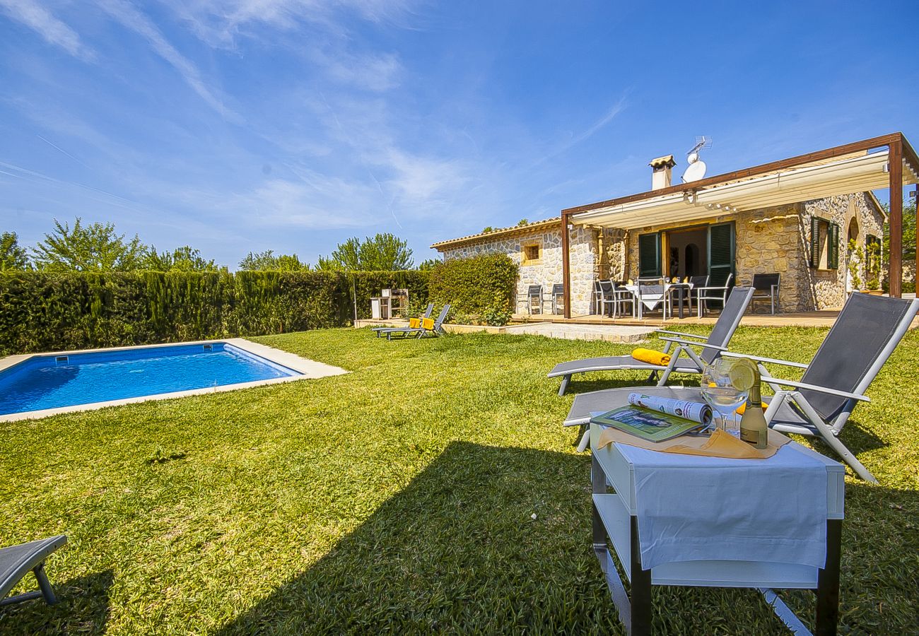 Country house in Lloseta - Finca del Horts · Family finca with pool in a perfect location