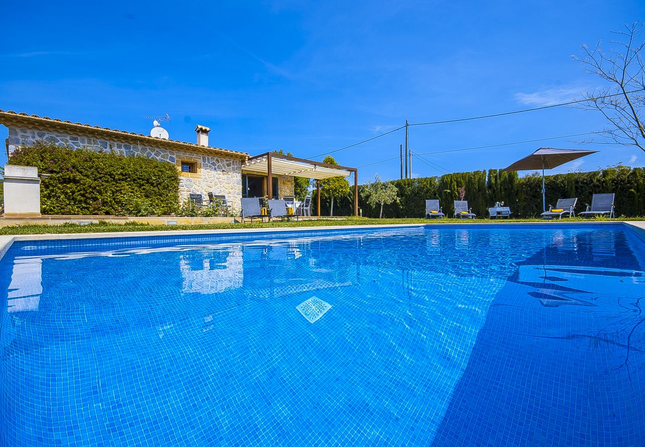 Country house in Lloseta - Finca del Horts · Family finca with pool in a perfect location