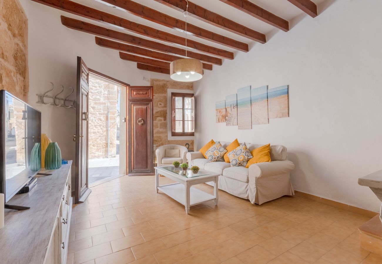 House in Alcudia - Ca Na Serrieta: Great house in Alcudia old town