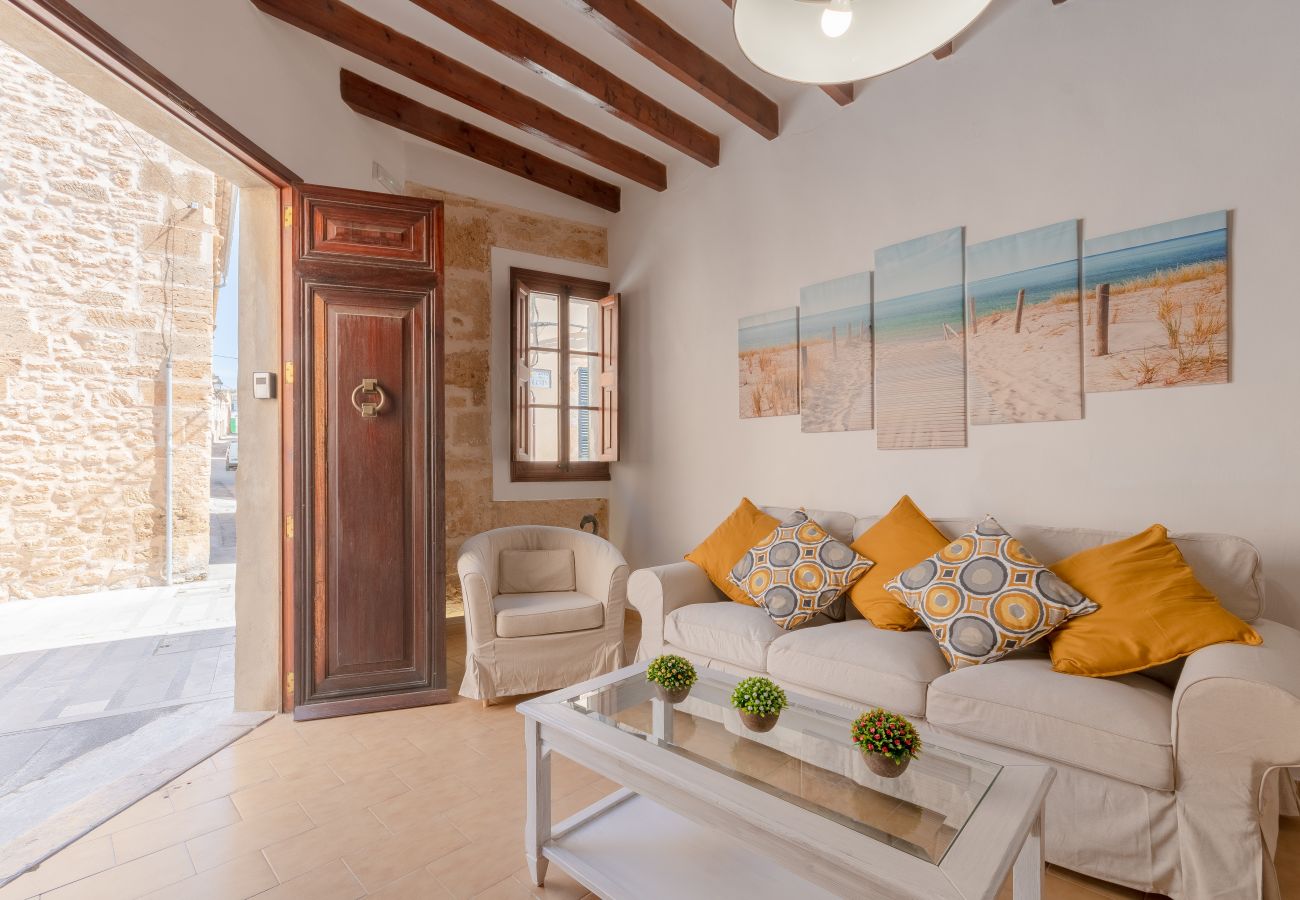 House in Alcudia - Ca Na Serrieta: Great house in Alcudia old town