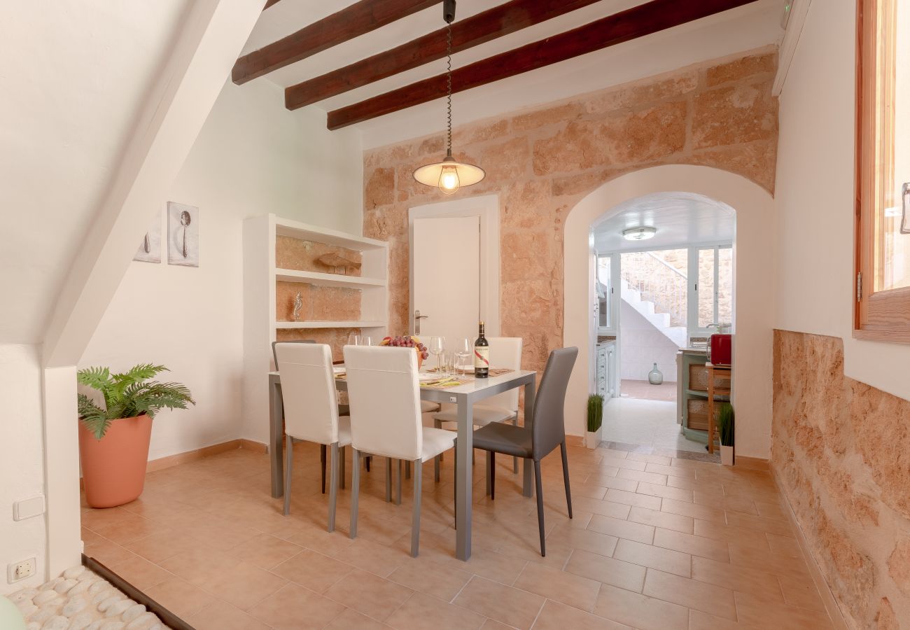 House in Alcudia - Ca Na Serrieta: Great house in Alcudia old town