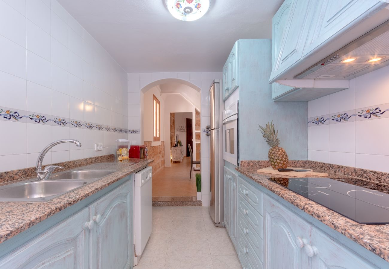 House in Alcudia - Ca Na Serrieta: Great house in Alcudia old town