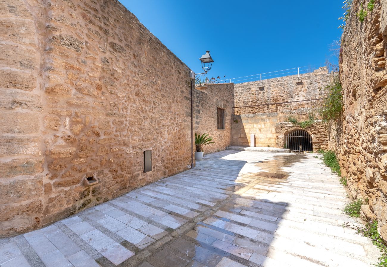 House in Alcudia - Ca Na Serrieta: Great house in Alcudia old town