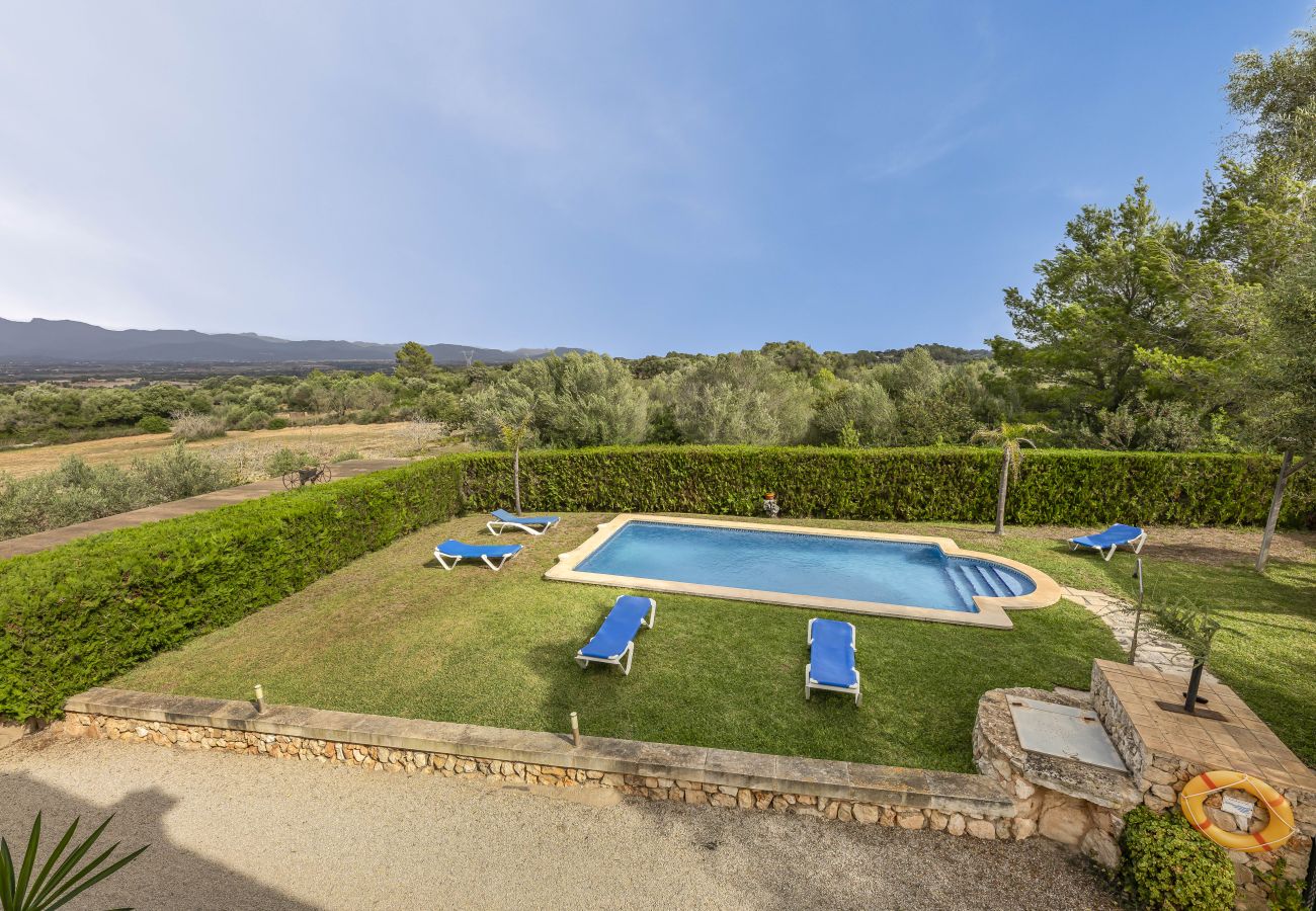 Villa em Llubi - Finca with pool and garden views