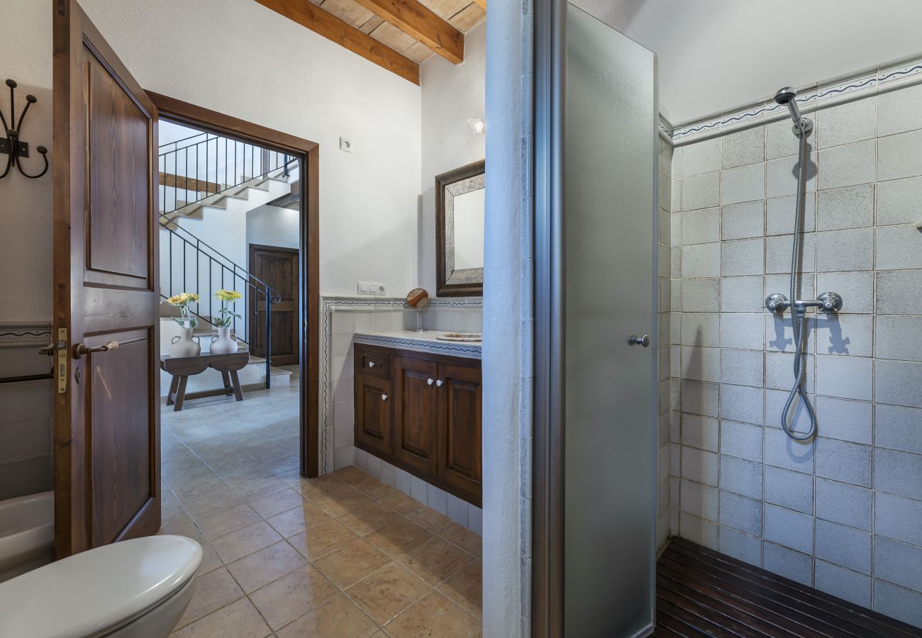 Villa em Llubi - Finca with pool and garden views