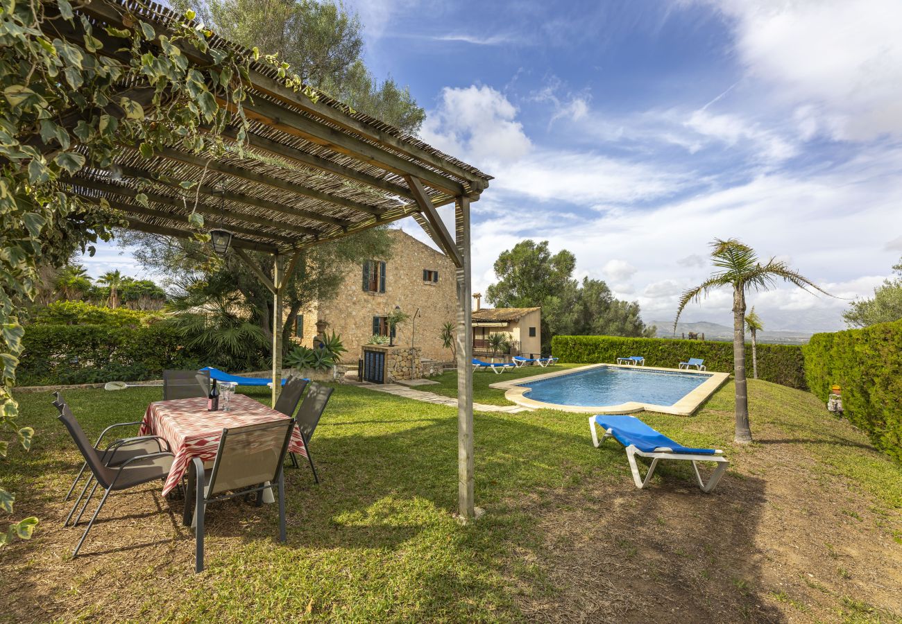 Villa em Llubi - Finca with pool and garden views